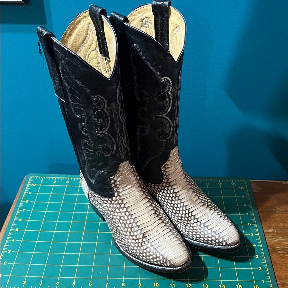 Snake skin and black leather bow bow boots size 7.5 EE